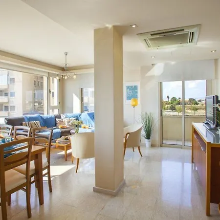 At Last Your Luxury In Mackenzie Eftyhia Villa