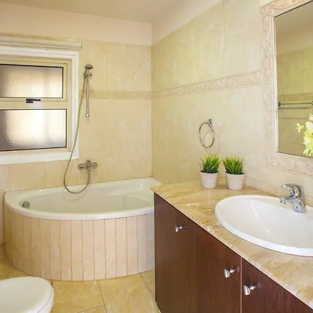 Villa At Last Your Luxury In Mackenzie Eftyhia *